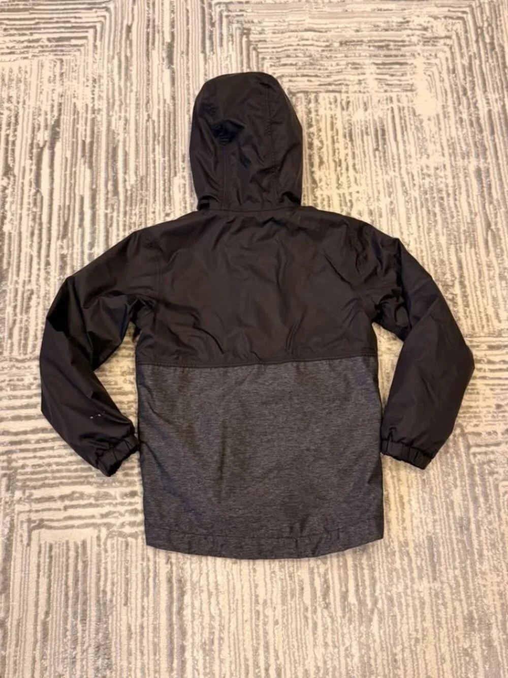 The North Face boys youth small 7/8 black/gray Sherpa lined waterproof coat